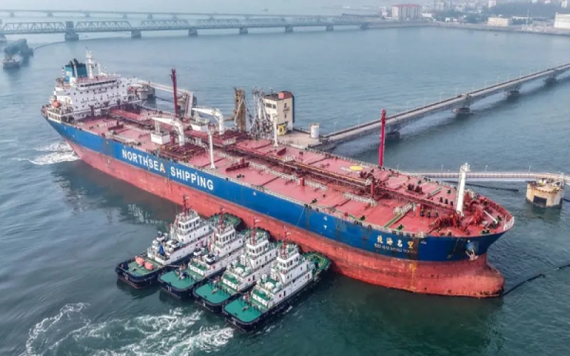 বিশ্ববাজারে জ্বালানি তেলের দামে বড় পতন স্বস্তির ইঙ্গিত